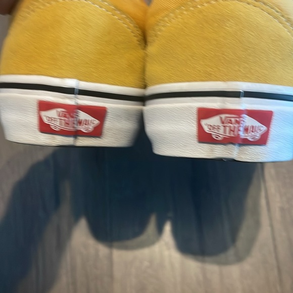 Vans - Picture 3 of 4